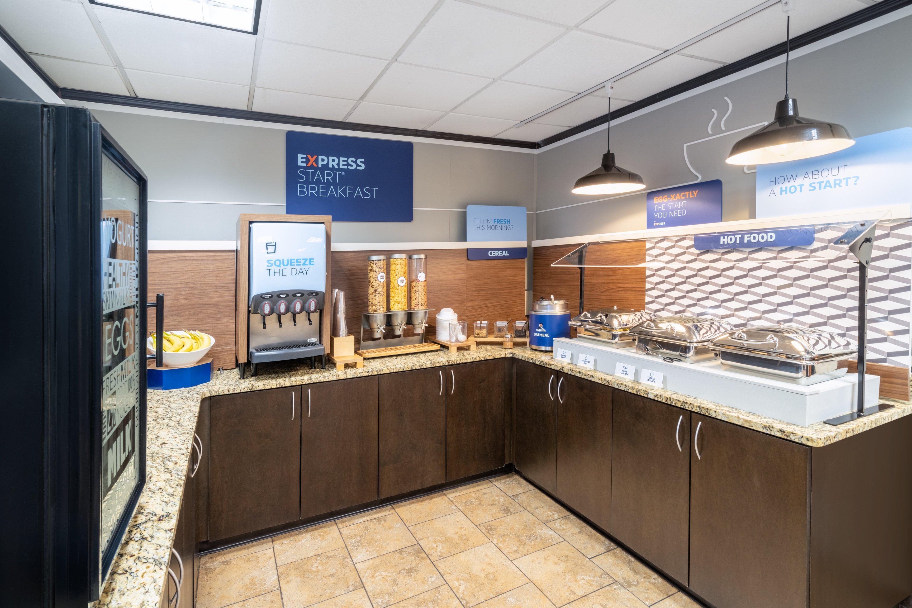 Holiday Inn Express Forsyth By Ihg מראה חיצוני תמונה