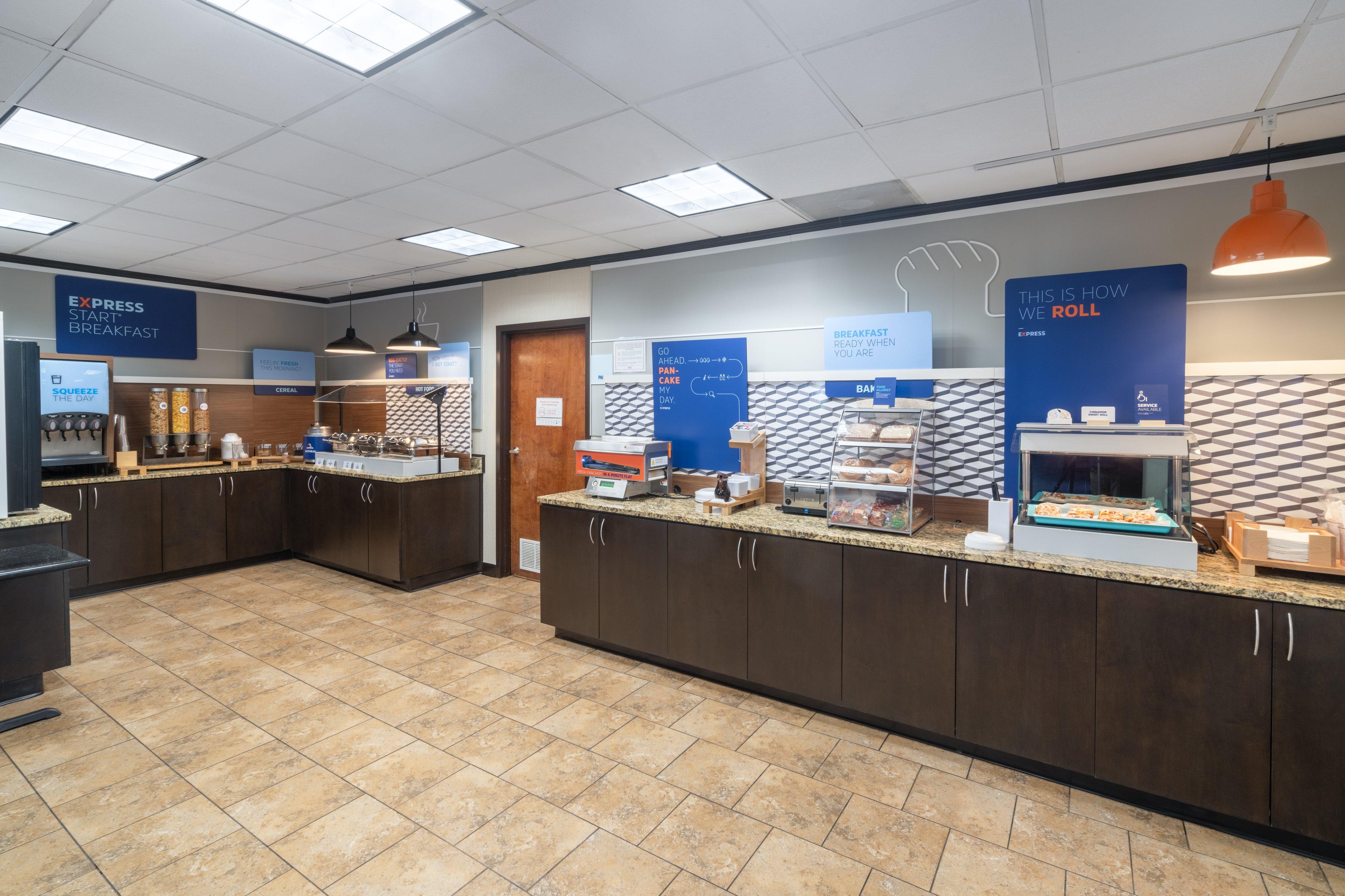 Holiday Inn Express Forsyth By Ihg מראה חיצוני תמונה
