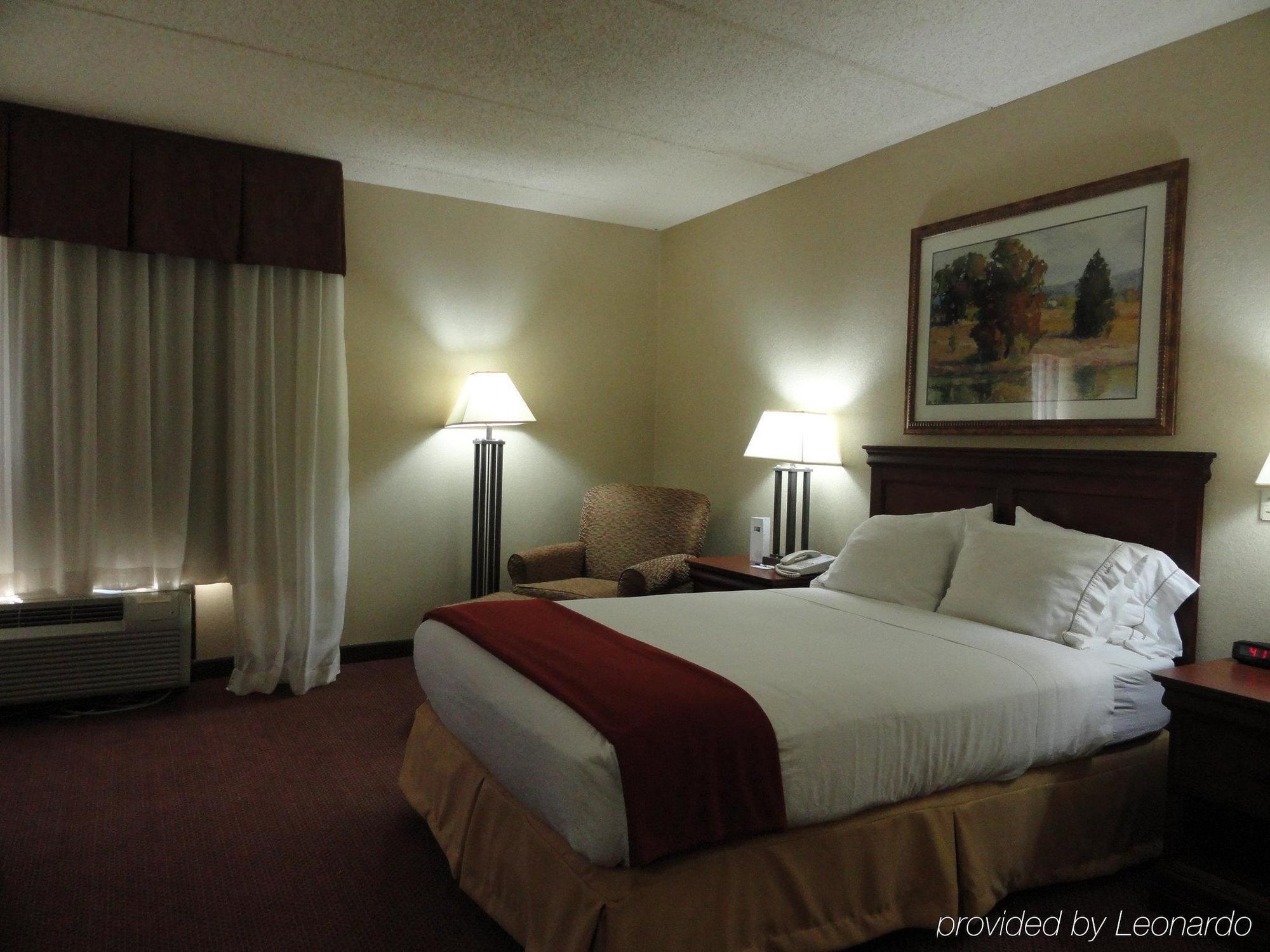 Holiday Inn Express Forsyth By Ihg מראה חיצוני תמונה